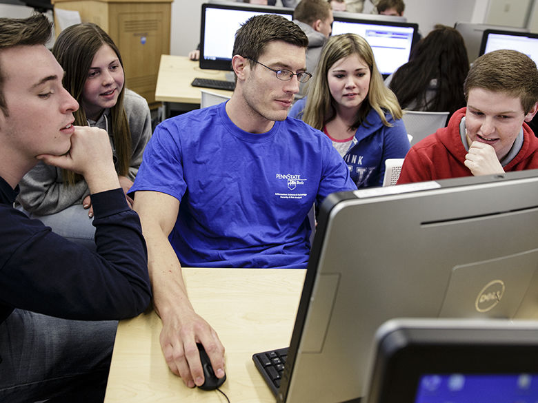 Group of students working in a computer lab