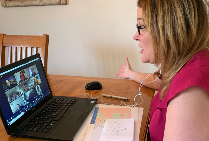 Dawn Pfeifer Reitz teaches her students online.
