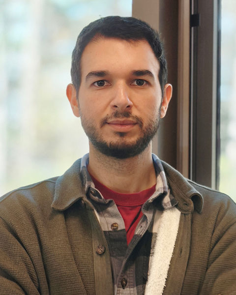 Dimitri Karagiannis headshot