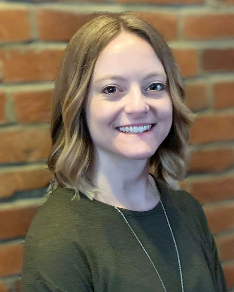 Erin Weaver Headshot