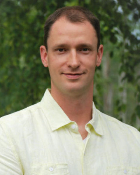 Andrew Friesen Headshot