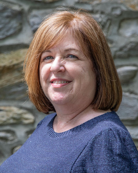 headshot of maureen dunbar