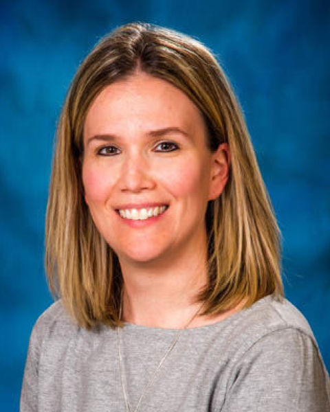 Shannon Nowotarski headshot