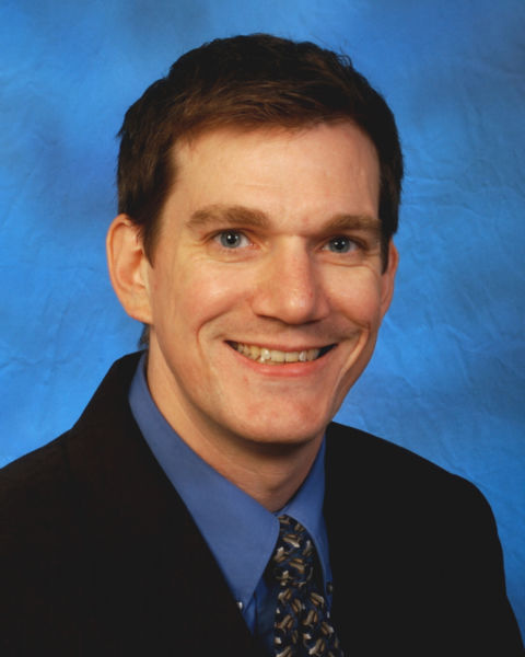 stephen snyder headshot