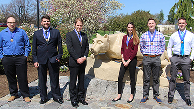 Schreyer Scholars in front of Lion Shrine 