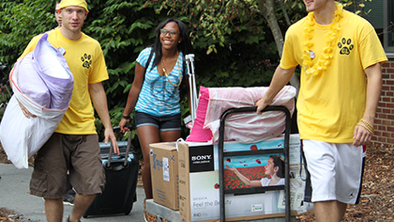 student moving in to campus