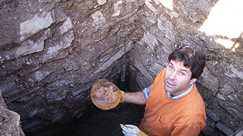 Robert in hole in the ground