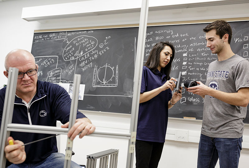 Engineers Week Students and Faculty in the Fluid Dynamics Lab